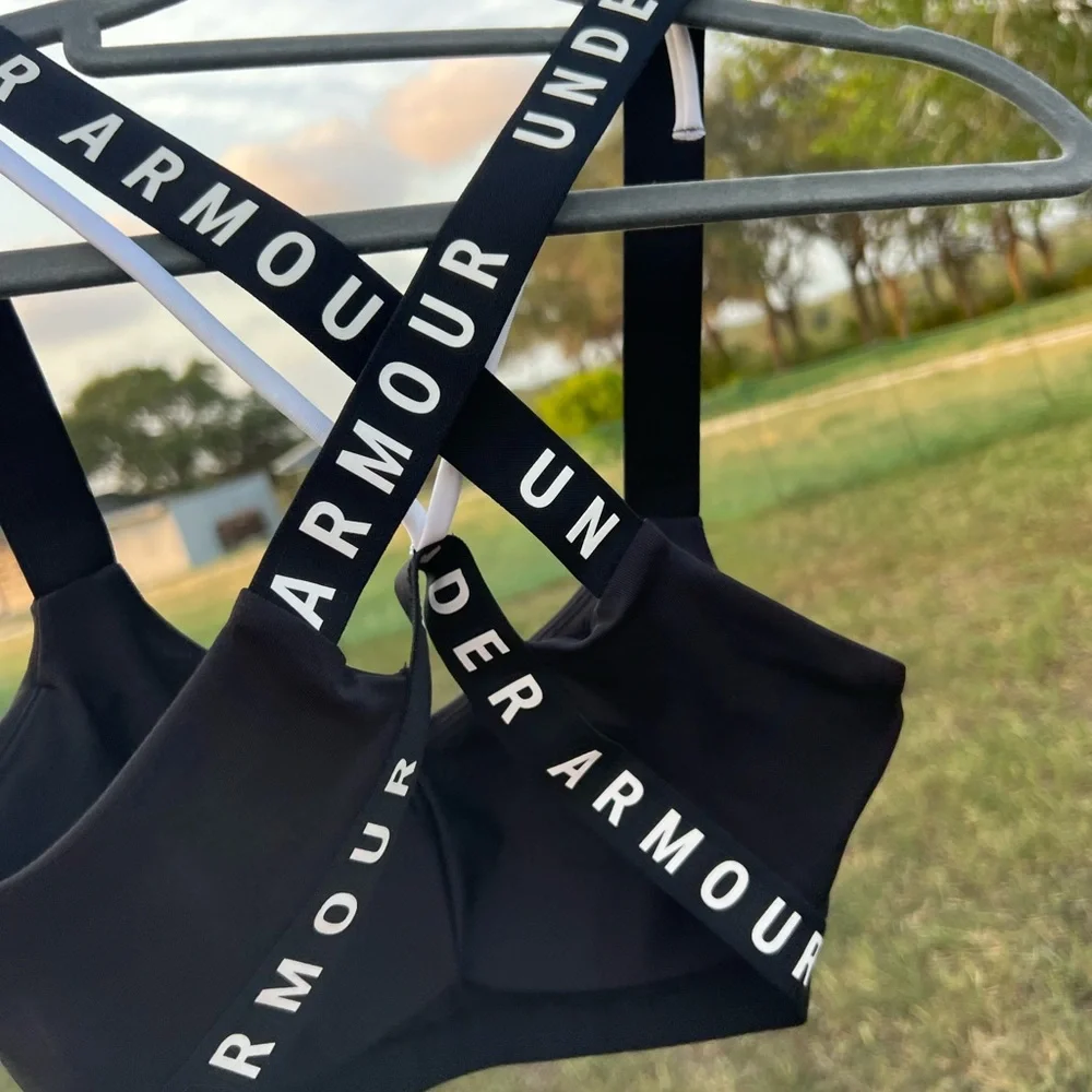 Under Armour Black & White Strappy Sports Bra - Picture 10 of 10